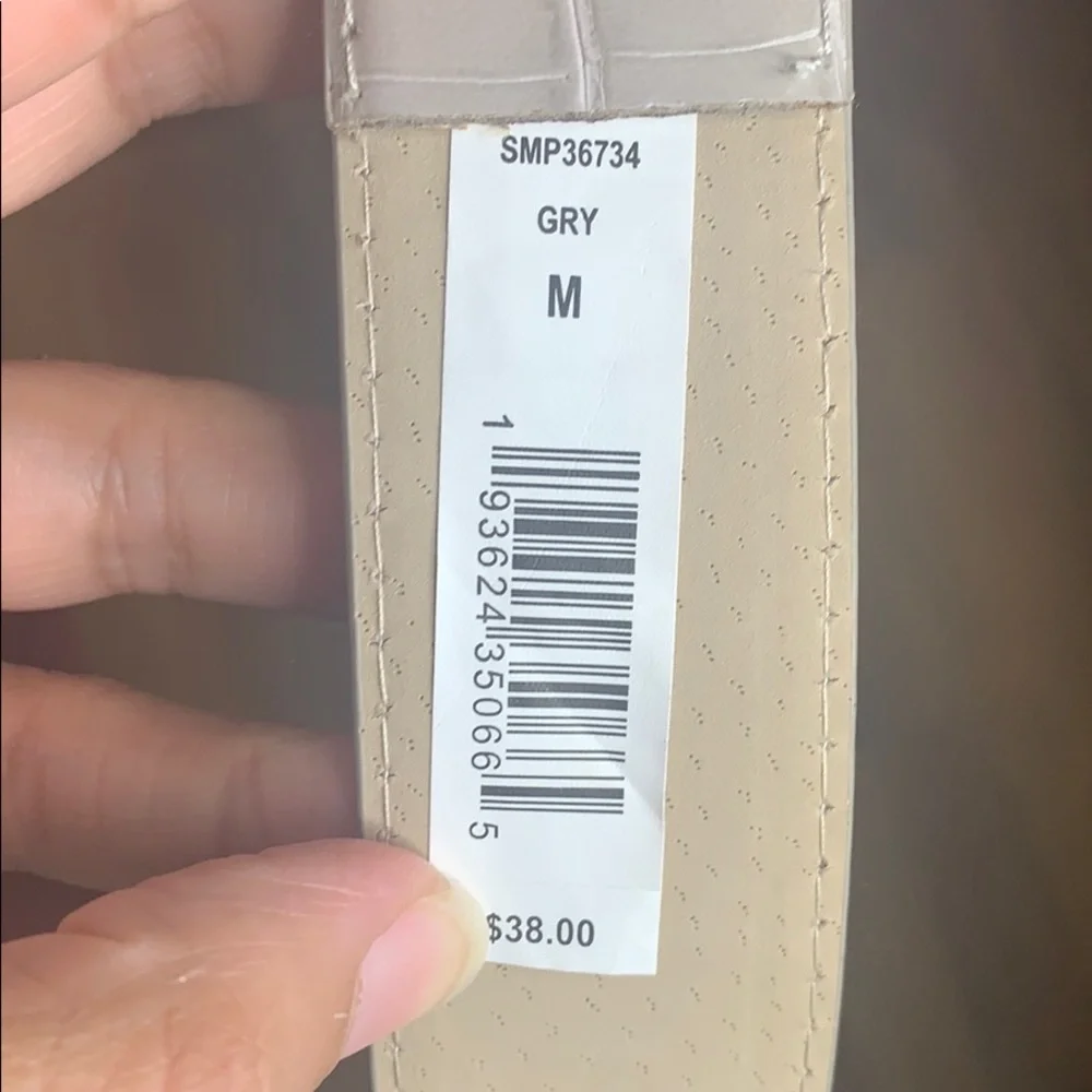 Steve Madden wooden buckle gray belt‎